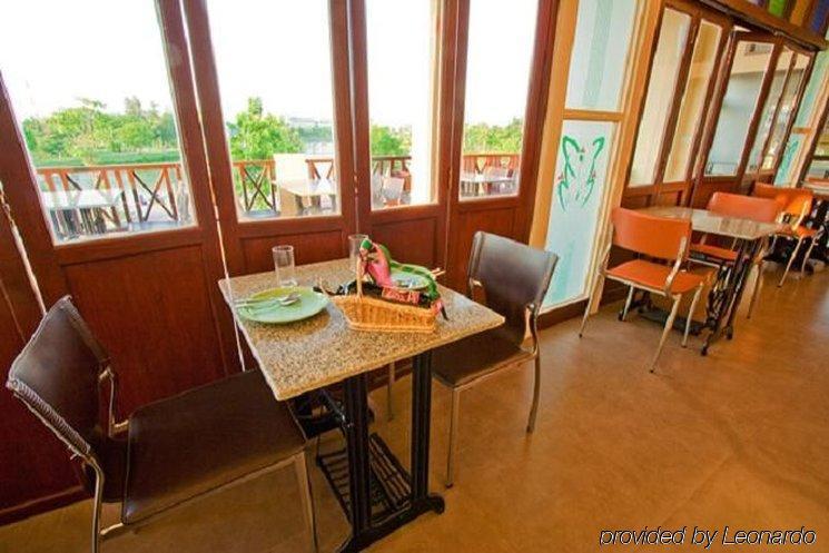 Suphan Lake Hometel Bangkok Restauracja zdjęcie